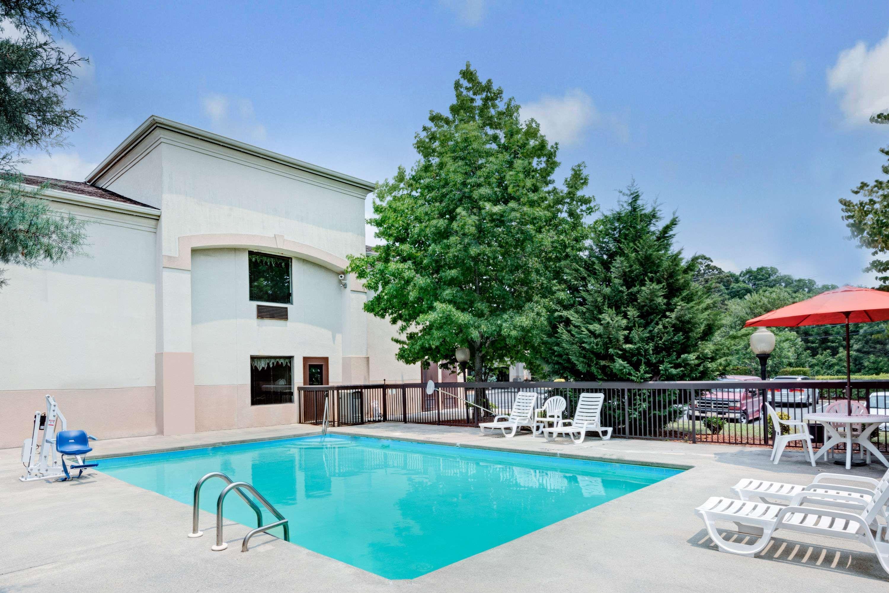 Days Inn By Wyndham Burlington East Haw River Eksteriør bilde