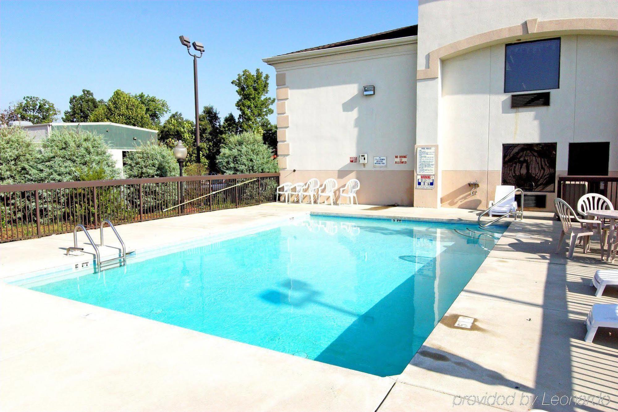 Days Inn By Wyndham Burlington East Haw River Fasiliteter bilde